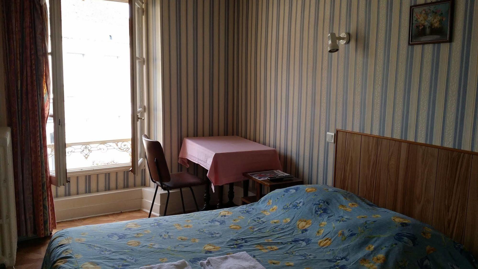 A La Vielle Halle Souppes-sur-Loing Exterior foto